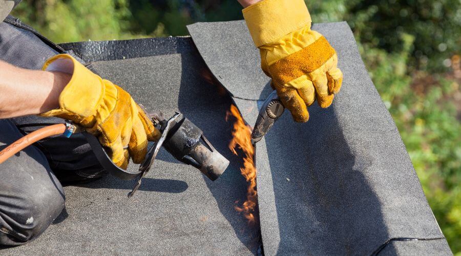 Professional gutter cleaning in Holmesville, OH
